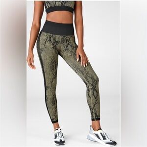 NWT Fabletics Set Size‎ Medium